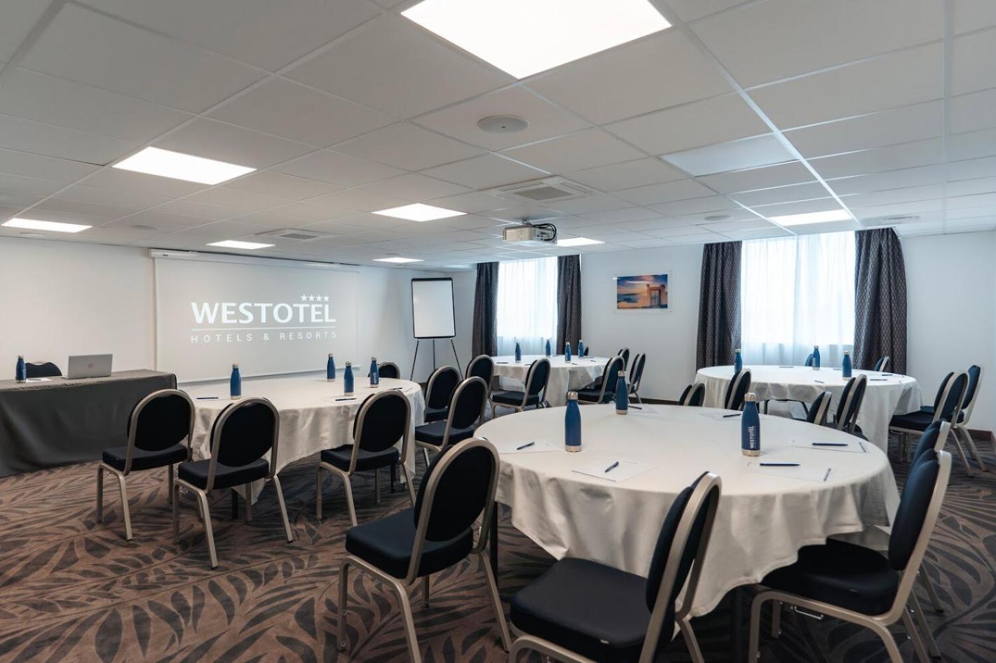 Westotel Taverny - Paris Val-D'Oise エクステリア 写真