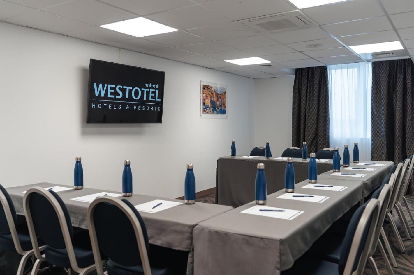 Westotel Taverny - Paris Val-D'Oise エクステリア 写真