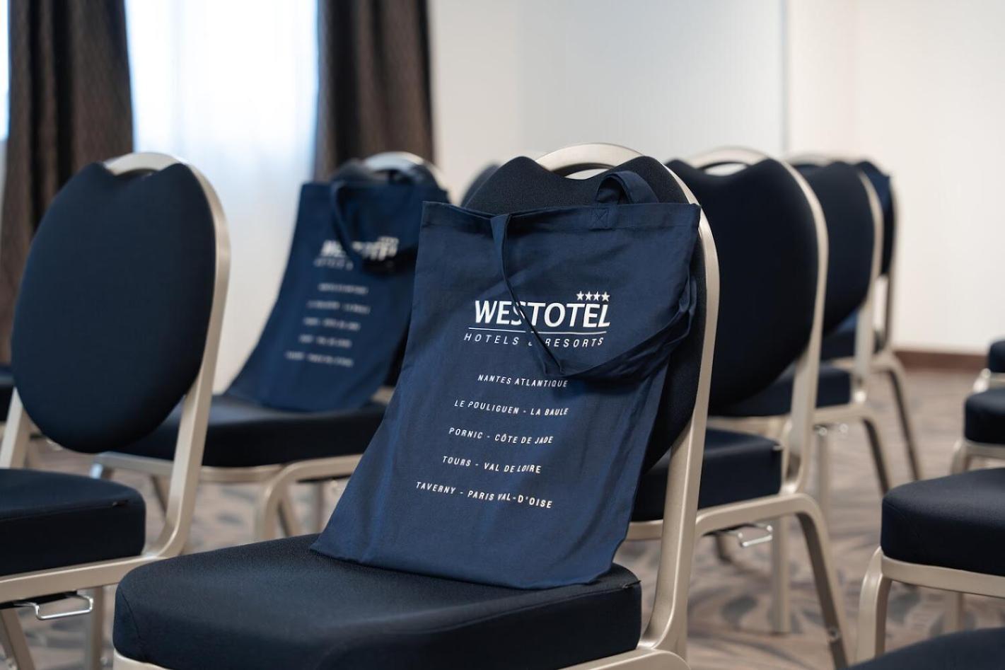 Westotel Taverny - Paris Val-D'Oise エクステリア 写真